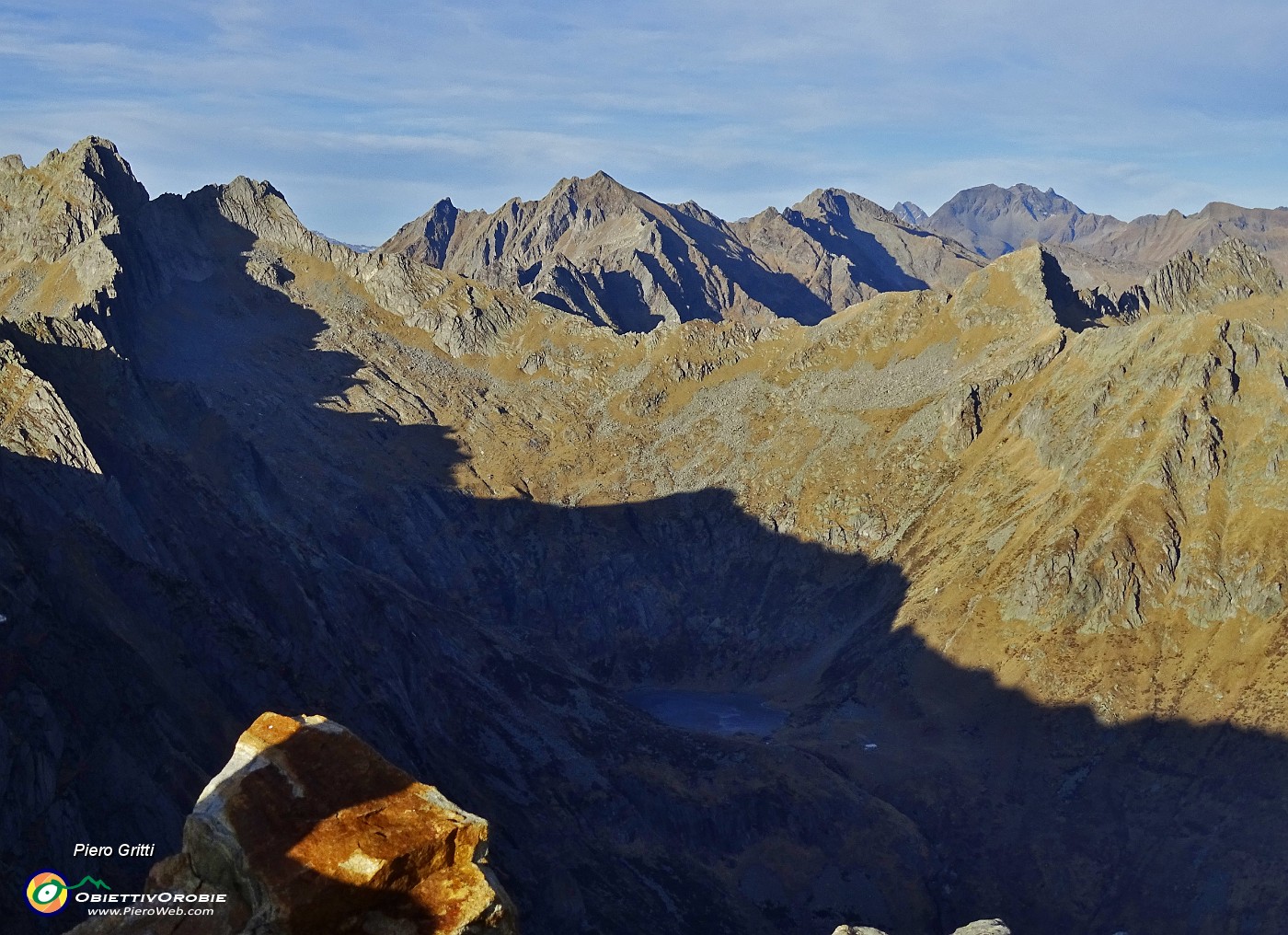 65 Vista su Lago Darengo con Capanna Como.JPG -                                